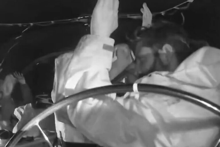 Ελλάδα: Ανθρωπιστική κίνηση-«Ναι» στην υποδοχή επιβαινόντων του στολίσκου