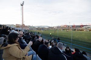 Ποδοσφαιρικό Πανδαιμόνιο στον Πειραιά: Μεγάλη Επιτυχία Φιλανθρωπικού Αγώνα για τα Παιδιά