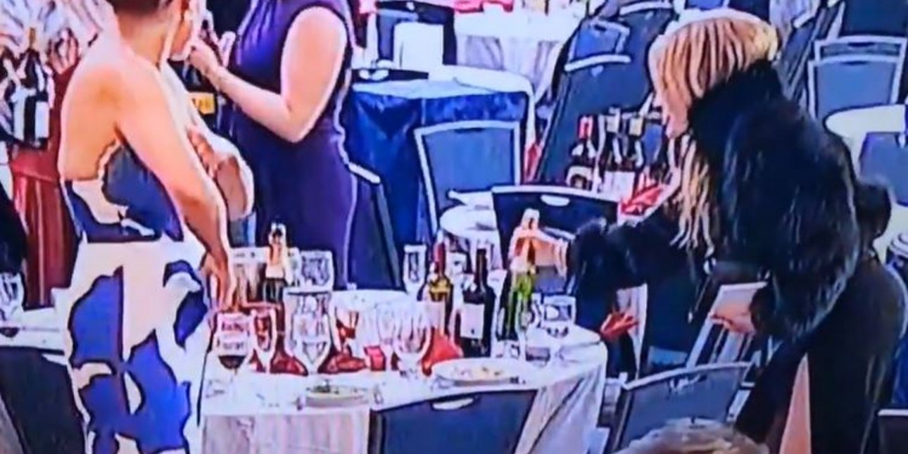 Σοκ στο Λευκό Οίκο: Άρπαξε κρασιά η καλοντυμένη γυναίκα μετά την επίθεση!