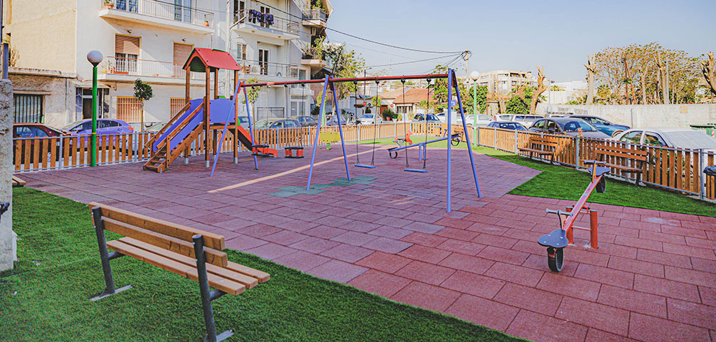 Καμίνια: Πλήρης ανακατασκευή παιδικής χαράς και βελτίωση του δημόσιου χώρου από τον Δήμο Πειραιά