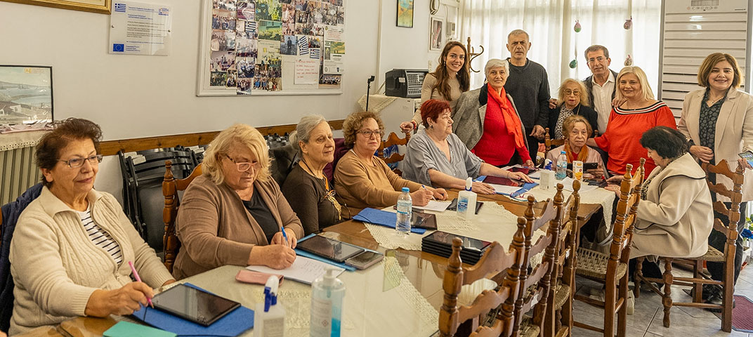 Επίσκεψη του Δημάρχου Πειραιά και της Υπουργού Κοινωνικής Συνοχής και Οικογένειας στα Κέντρα Αγάπης και Αλληλεγγύης για το πρόγραμμα «Όλοι Digital»