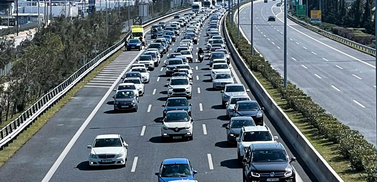 Τραγικό Τέλος: Θανάσιμο Τροχαίο Μοτοσικλέτας κοντά στα Διόδια Ελευσίνας
