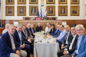 Πειραιάς: Ενωμένο Μέτωπο για τη Διασφάλιση του Ναυτοδικείου – Ισχυρό Ψήφισμα