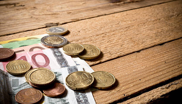 Σουηδία: Επιστρέφουν τα μετρητά στις συναλλαγές με νέο νόμο