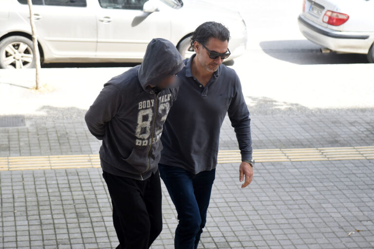 Θεσσαλονίκη: Άγριο έγκλημα για περιστέρια – Διώξεις σε βάρος δύο συλληφθέντων
