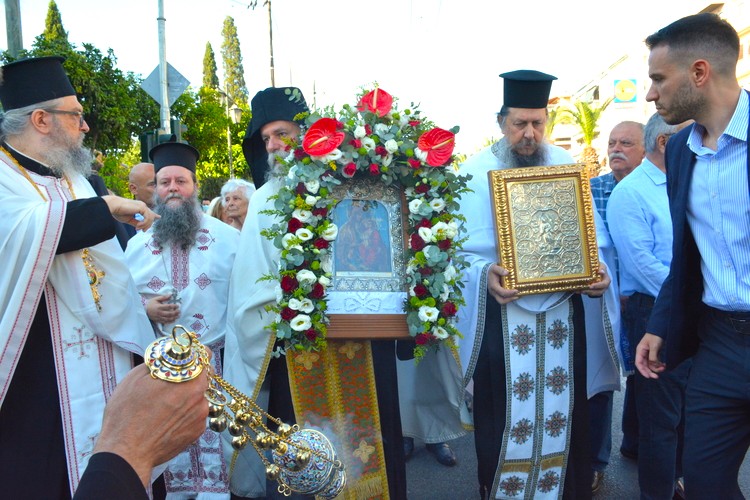 Με λαμπρότητα η υποδοχή της Ιεράς Εικόνας της Παναγίας Γουμερά στην Καλλιθέα
