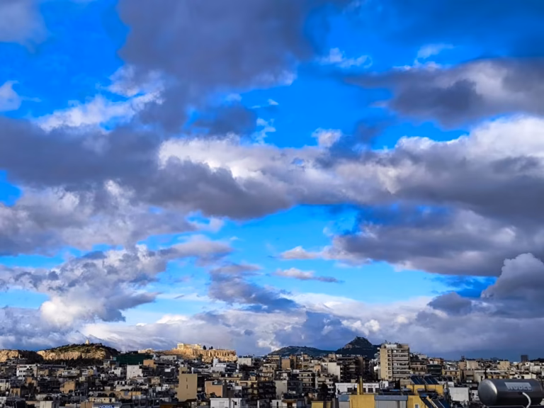 Λύθηκε το μυστήριο με την οσμή αερίου στην Αττική