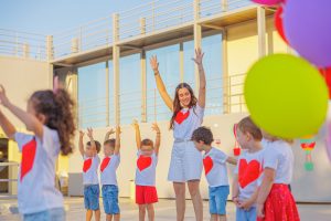 Ταξίδι στο Καλοκαίρι: Παιδική Γιορτή & Θάλασσα στο Βεάκειο