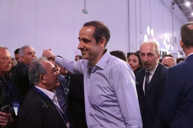 Ευχαριστίες Λεωνίδα Κουρσούμη στον Γρηγόρη Δημητριάδη για τη στήριξη στο Παλαιοβιβλιοπωλείο των Αστέγων