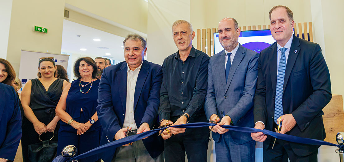 Στα εγκαίνια του νέου myPoint της ΑΑΔΕ στον Πειραιά ο Δήμαρχος Πειραιά Γιάννης Μώραλης