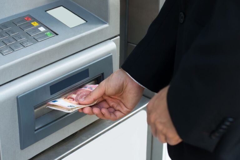 Επιδόματα: Πάνω από 140 εκατ. ευρώ από e-ΕΦΚΑ & ΔΥΠΑ 13-17 Ιουλίου