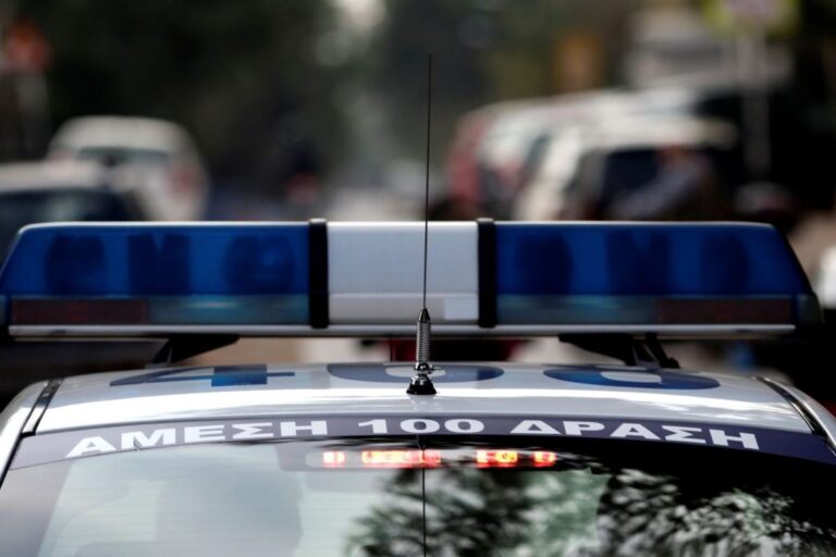 Πειραιάς: Δύο συλλήψεις για διάρρηξη διαμερίσματος επ’ αυτοφώρω