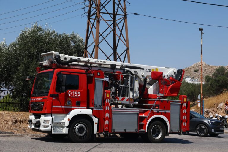 Φωτιά στο καταφύγιο Πρώτης Σερρών: Δύσκολη μάχη με δυσπρόσιτο έδαφος