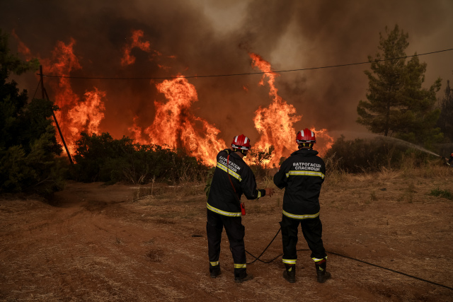 Συλλήψεις για φωτιές: Πρόθεση στα Τρίκαλα, αμέλεια στην Κάρυστο