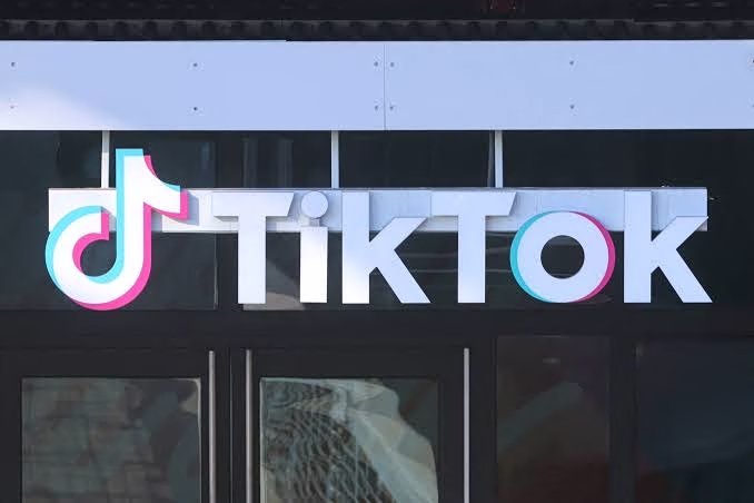 TikTok: 400 εκατ. δολάρια στις ΗΠΑ για παράνομη συλλογή δεδομένων ανηλίκων