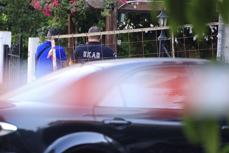 Γυναικοκτονία Ν. Σμύρνης: «Φτάνει πια! Το τέρας της σιωπής μεγαλώνει»