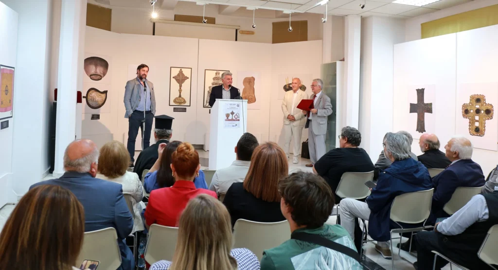 «Οι Θησαυροί από το Ικόνιο και τη Σίλλη» – Εγκαινιάστηκε η έκθεση φωτογραφιών στη Νέα Ιωνία