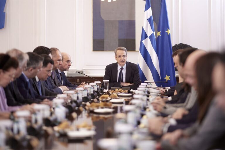 Συστάσεις K. Μητσοτάκη σε υπουργούς και απάντηση στην Ντόρα Μπακογιάννη για τα «καβαλημένα καλάμια»