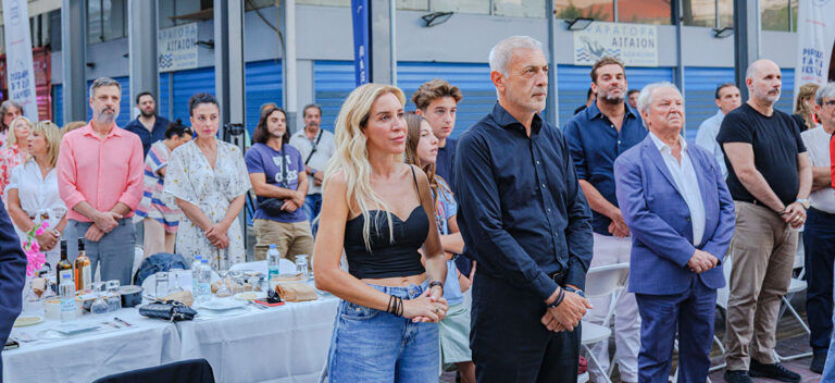 Η Ιστορική Κεντρική Αγορά του Πειραιά περνά σε μια νέα εποχή Εγκαινιάστηκε το νέο βιοκλιματικό στέγαστρο και ο αναβαθμισμένος δημόσιος χώρος στο εμπορικό κέντρο της πόλης