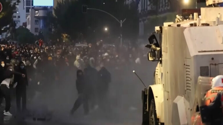 Αλβανία: Κλιμάκωση αναταραχών, έκκληση για ηρεμία από την Εκκλησία, Ράμα αρνείται παραίτηση